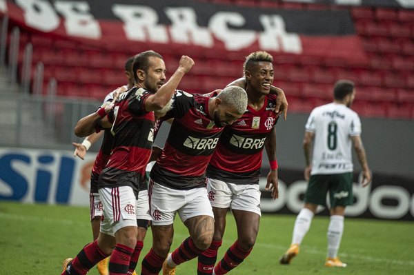 Sin Gustavo Gómez, Palmeiras cae ante Flamengo en el Brasileirão