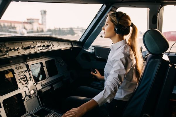Los pasajeros prefieren a pilotos hombres y blancos que a mujeres o minorías - Nacionales - ABC Color