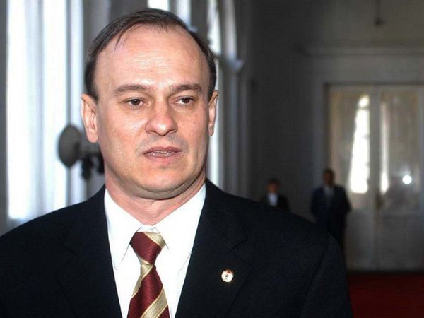 Ernst Bergen renuncia a su cargo en Itaipú