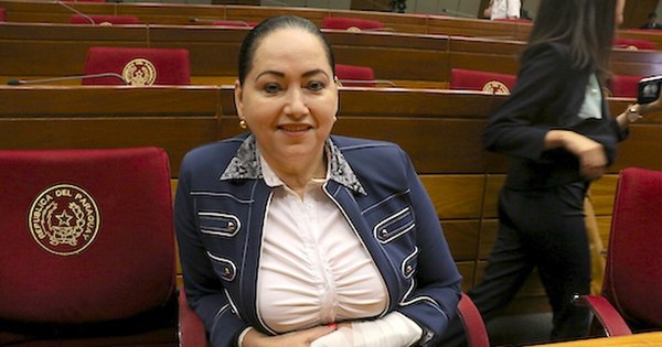 La Nación / Exdiputada pugnará por la intendencia de Santaní