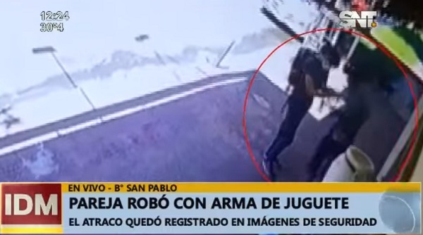 Detienen a pareja que asaltaba con arma de juguete en barrio San Pablo