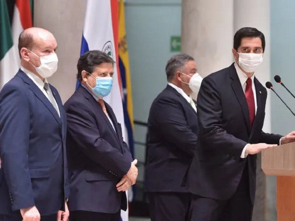 Cambios en el Gabinete: Giuzzio a Interior, Acevedo a Cancillería y González a Itaipú