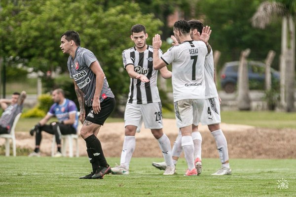 El primer once de Daniel Garnero en Libertad