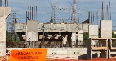 La Nación / Corredor botánico, hacia la Costanera: izaron 49 vigas del viaducto