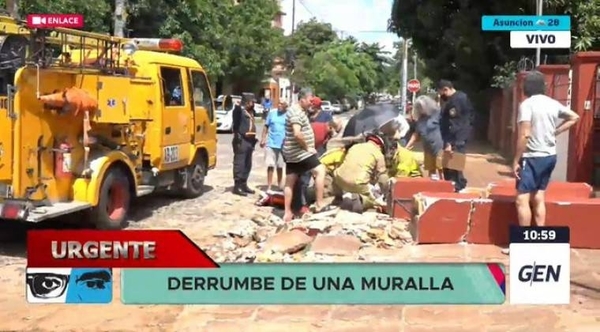 HOY / Fallece anciana tras caída de muralla: detienen al conductor de tumba que ocasionó el accidente