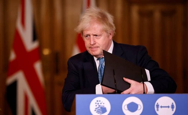 HOY / Boris Johnson dice que la variante británica parece ser más mortífera