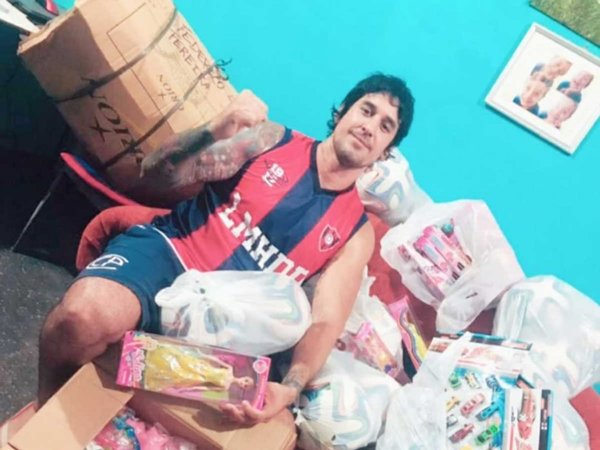Por su cumple, juntó regalos para niños enfermos