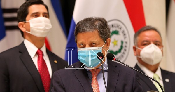 La Nación / Acevedo: “Si hay enrosques es porque hay cambio de estrategia”