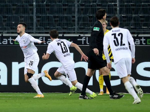 El Gladbach desplaza al Dortmund de los puestos de Champions