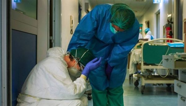 Efecto pandemia de COVID-19: Enfermera no aguantó y se habría quitado la vida