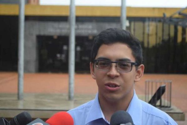 Suspenden juicio oral contra estudiante Nelson Maciel por desistimiento de la querellante
