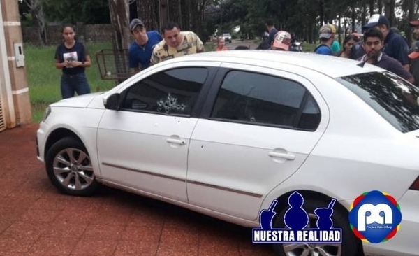 HOY / Nuevo caso de sicariato en PJC: asesinan a balazos a un joven dentro de su vehículo