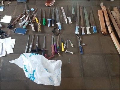 Hasta un nunchaku incautaron en el Centro de Rehabilitación Social de Encarnación