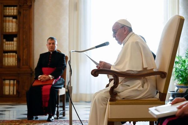 El Papa pide un periodismo valiente y controles contra las noticias falsas - Mundo - ABC Color