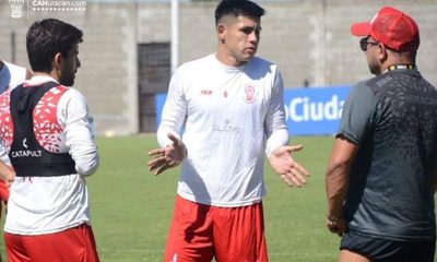 Salcedo pide a directiva de Huracán que acepte propuesta de Olimpia