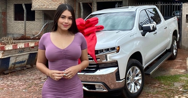Luego de la “mansión” vino la camioneta: Laurys ya tiene 0Km