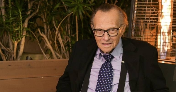 HOY / Muere el famoso periodista de EEUU Larry King a los 87 años