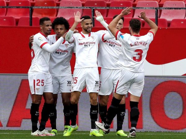 Otro triplete de En-Nesyri lleva al Sevilla a puestos 'Champions'