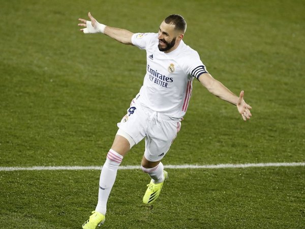 El Real Madrid revive y agua la fiesta centenaria del Alavés