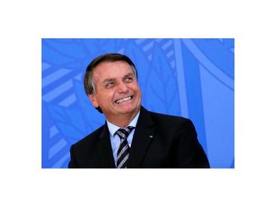 El cacique Raoni denuncia al presidente ante el CPI