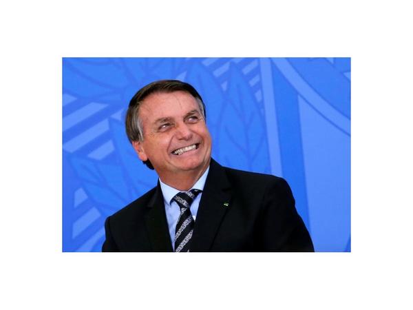 El cacique Raoni denuncia al presidente ante el CPI