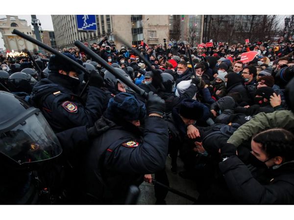 Al menos 2.500 detenidos en Rusia durante protestas