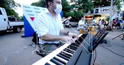 La Nación / El InterExa JazzBand le puso el swing a las calles de San Ber