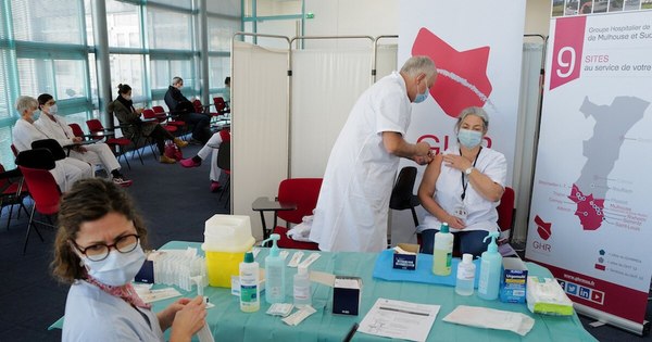 La Nación / Retrasos en entregas de vacunas ponen en tensión a Europa