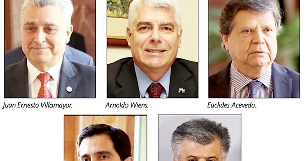 La Nación / Dos atornillados en sus cargos y tres que rotan de puesto