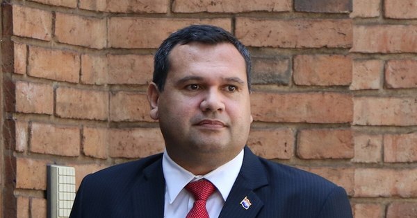 La Nación / Abdo debería medir la temperatura antes de cambiar a sus ministros