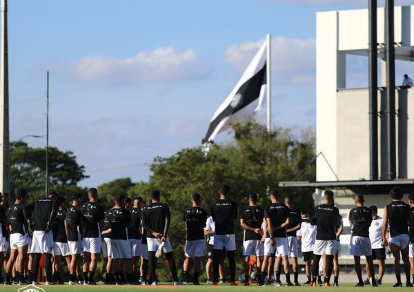 Crónica / Pipo trozó a quienes le cañearon, pese al título