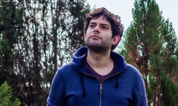 HOY / El cantautor paraguayo José Manfredi "vive" en su segundo disco