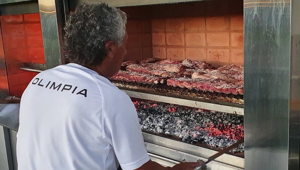 'Pipo' Gorosito, el asadero en la pretemporada de Olimpia