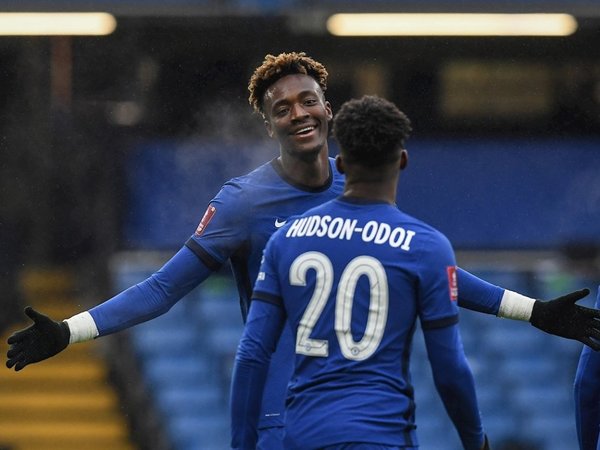 El Chelsea, con hat-trick de Abraham, derrota al Luton en Copa