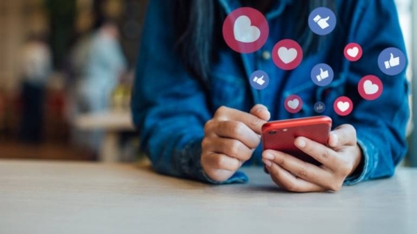 HOY / El efecto de las redes sociales: qué le pasa a nuestro cerebro cuando recibimos 'likes'