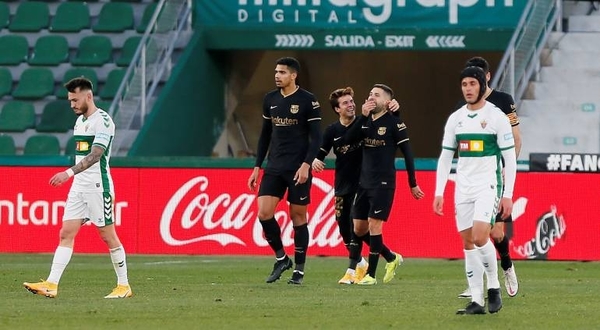 HOY / Barcelona prolonga su buena racha como visitante y hunde al Elche