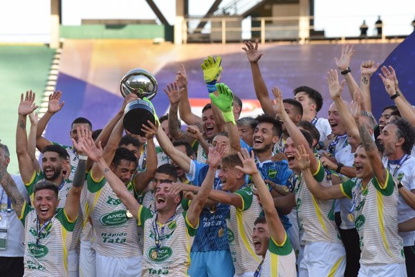 Los clubes sudamericanos campeones internacionales sin ganar su liga