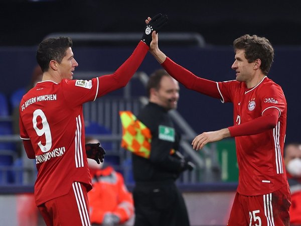 Bayern golea al Schalke y sigue imparable en la Bundesliga