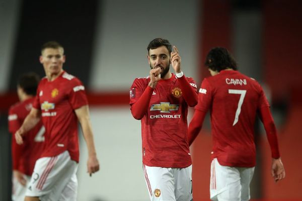 Manchester United bate al Liverpool y avanza a octavos - Fútbol - ABC Color