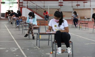 Los que no pasaron examen Itaipu-Becal podrán postularse en la próxima convocatoria