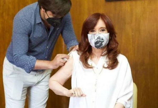 Vicepresidenta argentina Cristina Fernández fue vacunada con la Sputnik V
