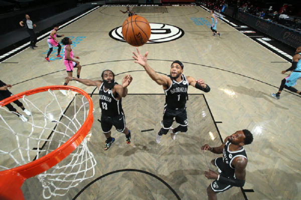 Los Nets se recuperan ante Miami Heat en una ajustada definición