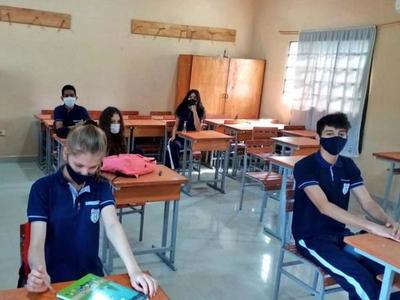 Experta aconseja evaluar   el riesgo y el beneficio al elegir modo de clases