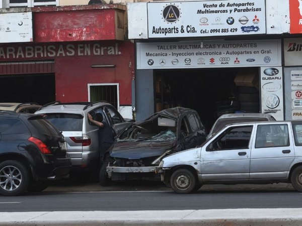 Peatones son desplazados de las veredas por ocupaciones irregulares