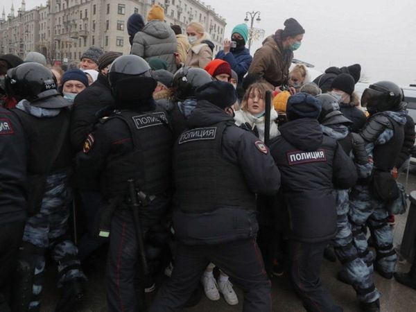 Las protestas dejan en Rusia al menos 3.500 detenidos