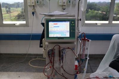 Hospital de Clínicas suma dos equipos nuevos para hemodiálisis - Nacionales - ABC Color