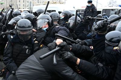 HRW denuncia que Rusia pisotea el derecho de los rusos a las protestas - Mundo - ABC Color