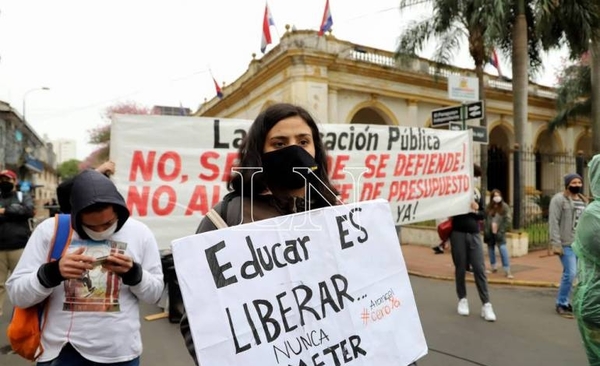 HOY / Universitarios solicitan a Abdo derogar reglamentación de Arancel Cero
