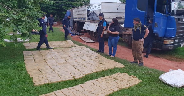 La Nación / Fiscalía se incautó de 531 kilos de marihuana en Pindoty Porã, Canindeyú