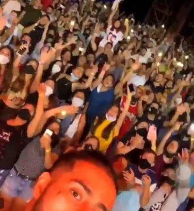 Productor de concierto en antiteatro atribuyó a una selfie todo el descontrol - Megacadena — Últimas Noticias de Paraguay